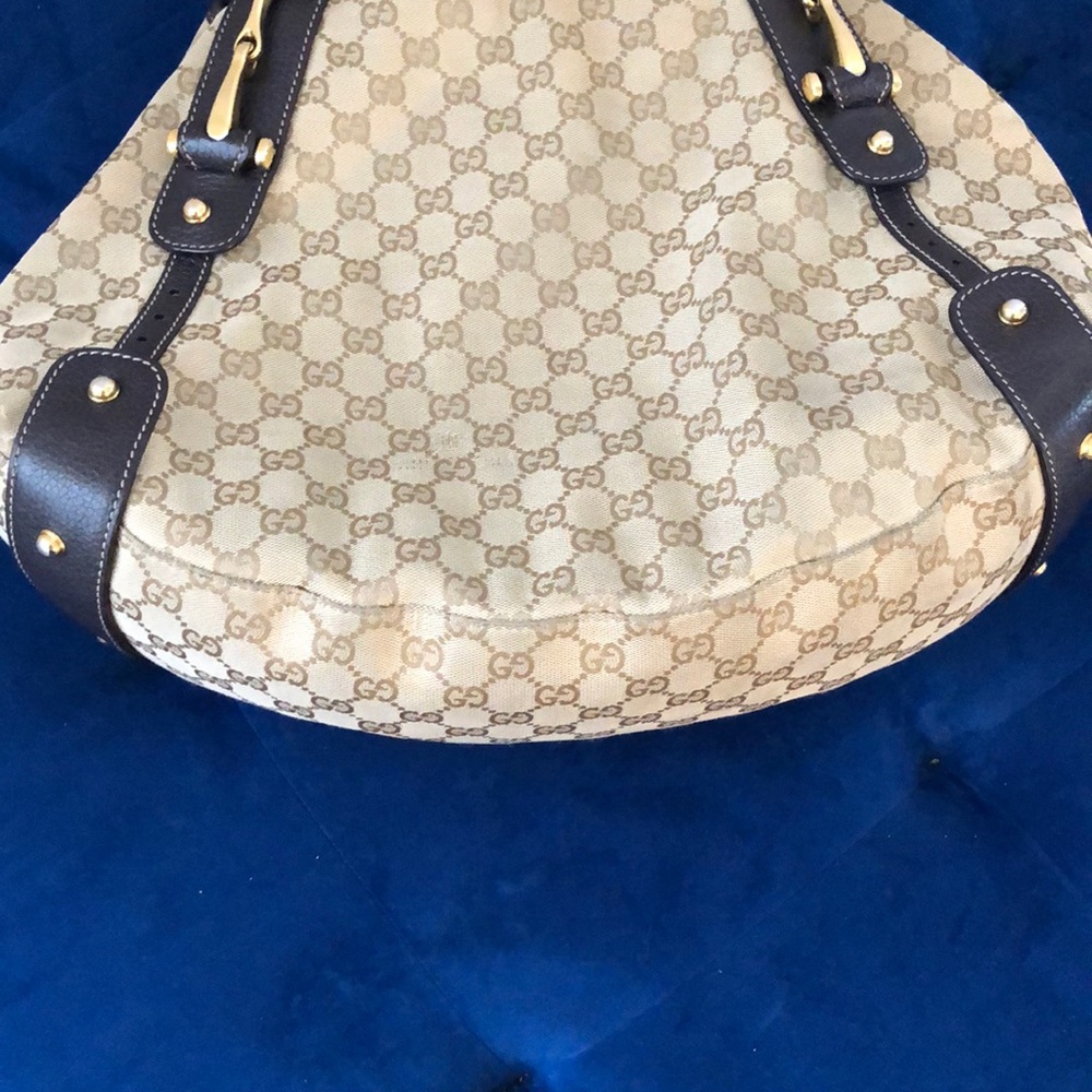 Gucci Shoulder Bag Great Condition View 2